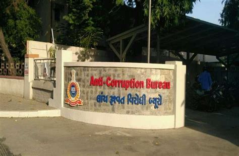 ACB Gujarat nabs Daskroi taluka panchayat staffer in bribe case | DeshGujarat