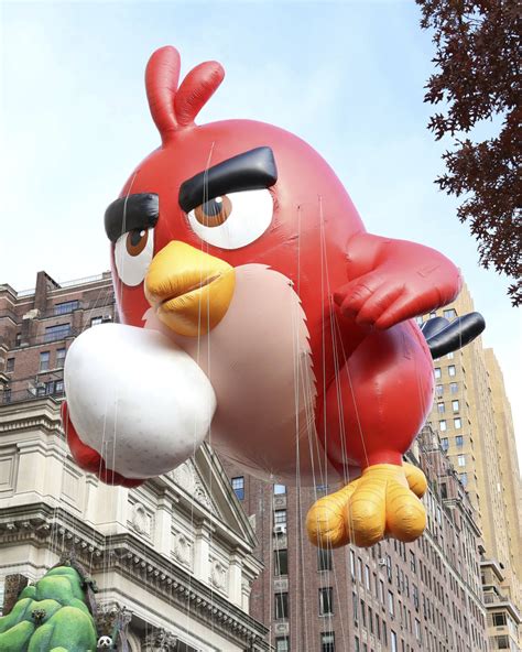 Balloons, floats and police at Macy’s Thanksgiving Parade (Photos ...