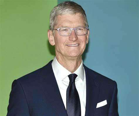 Tim Cook Biography - Facts, Childhood, Family Life & Achievements