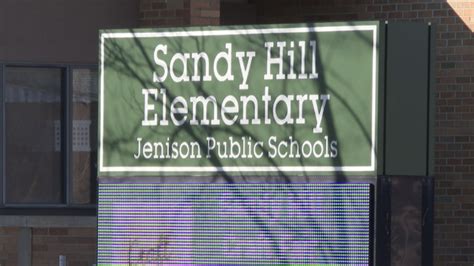 'Fast-moving' illness shuts down Jenison elementary school for rest of week