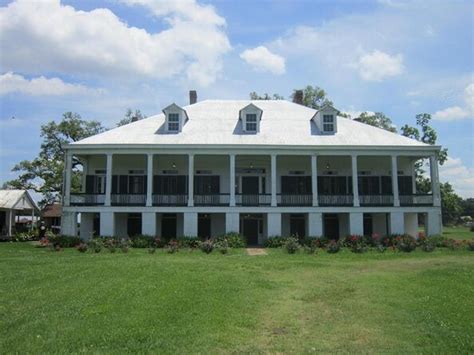 Laura and St. Joseph Plantation Tour from New Orleans 2023