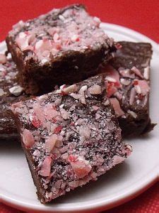 Easy Candy Cane Chocolate Fudge - Mama Likes To Cook