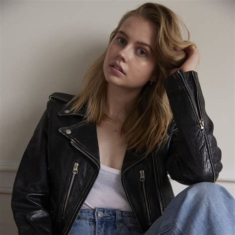 "The Last Thing He Told Me"'s Angourie Rice Is the Queen of Teenage ...