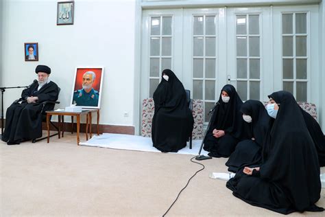 Khamenei.ir - Imam Khamenei met with family of Martyr Qasem Soleimani