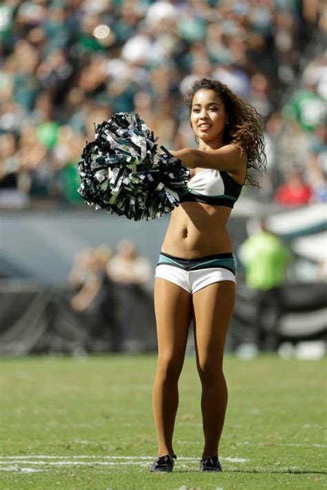 A Philadelphia Eagles' cheerleader performs during the second half of an NFL… | Philadelphia ...