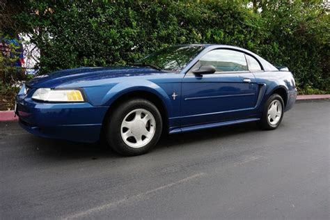 2000 Ford Mustang Research Center