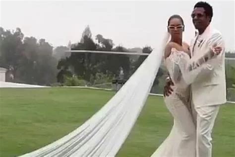 The Story Behind Beyonce's Wedding Dress - Galia Lahav