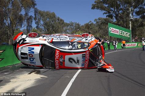 V8 Supercars' Craig Lowndes and Warren Luff have big crash at Bathurst 1000 | Daily Mail Online