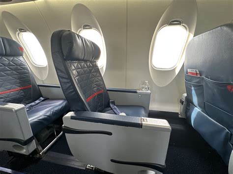 Review: Delta Connection CRJ-900 First Class