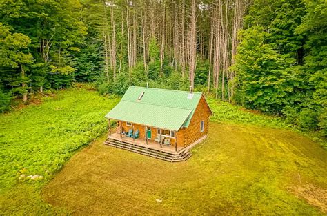 13 Cozy Cabin Rentals in Vermont: Log Cabins, Cottages + More!