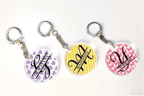 12 Cricut Keychain Ideas For Acrylic & Faux Leather Projects