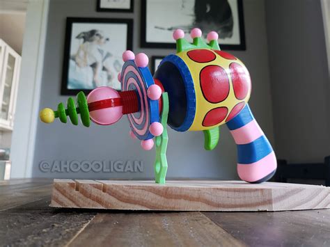 3D Printed Killer Klowns raygun - Painted ⋆ Cotton candy ray gun