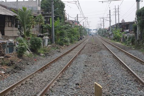 Curi Besi Bekas Rel Kereta Api di Stasiun Palmerah, 2 Pelaku Diamankan – Indonesia Parlemen