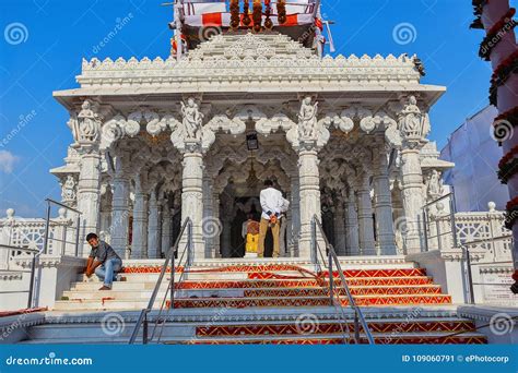 Fa ade, Ashapura Mataji Temple, Katraj Road, Pune. Maharashtra, India Editorial Photo - Image of ...