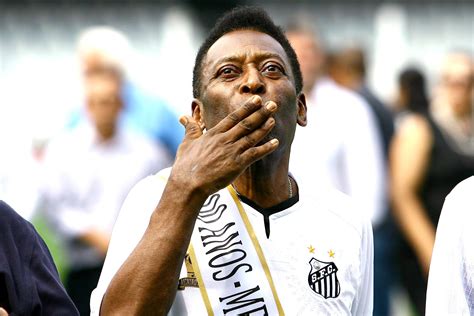 Video: Pelé sends a message of support to Santos FC ahead of their Copa ...