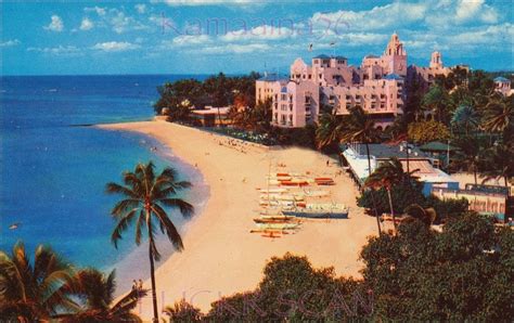 Royal Hawaiian Hotel | Hotel Around the World