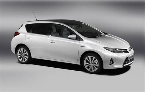 2013 Toyota Auris Hybrid to debut in Paris