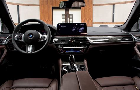 2021 BMW M550i Matches Alpine White Body With Mocha Interior | Carscoops