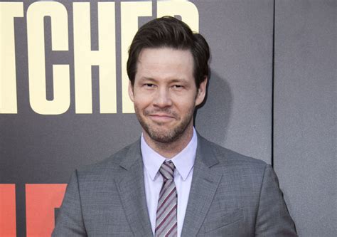 Jon Barinholtz 2024: dating, net worth, tattoos, smoking & body facts - Taddlr