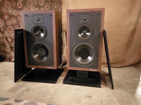 Beautiful Pair of Polk Monitor 7 F/S with Stands $100 — Polk Audio Forum