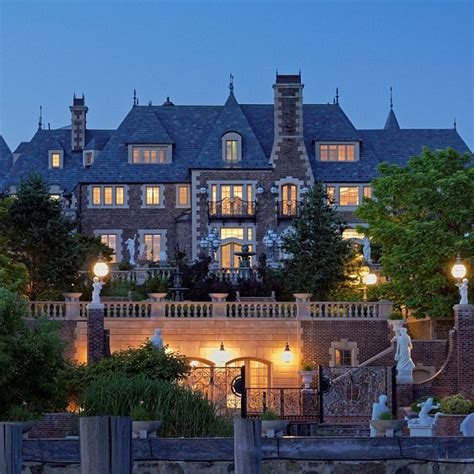 Take a look inside the Great Gatsby movie mansion | Mansions, Gatsby ...