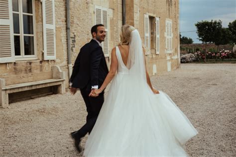 Naturally Beautiful French Chateau de Varennes Wedding | Junebug Weddings