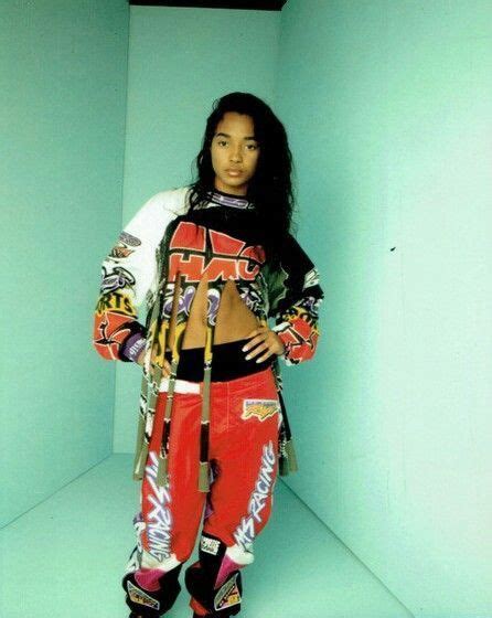 chilli tlc 90s outfits