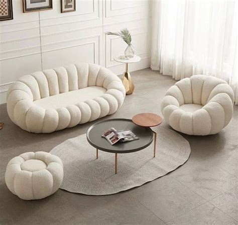 Rounded sofa: our selection for the living room