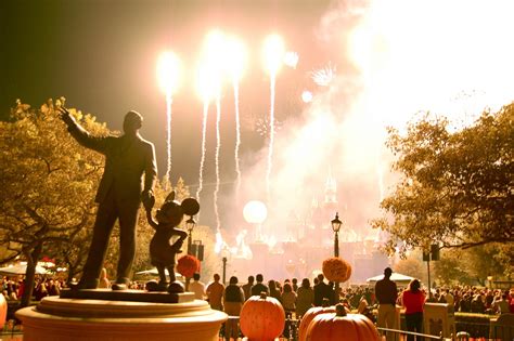 Disney Sisters: Halloween Screams Fireworks Spectacular at Disneyland