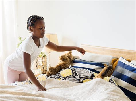 Tips and Tricks to Teach Your Children How to Make Their Bed - SkillTrek Blog