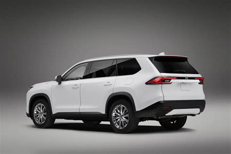 2024 Toyota Grand Highlander: Is Bigger Really Grander? | Cars.com