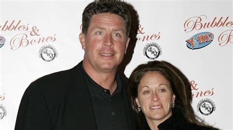 Dan Marino admits to fathering love child with Donna Savattere, paid ...