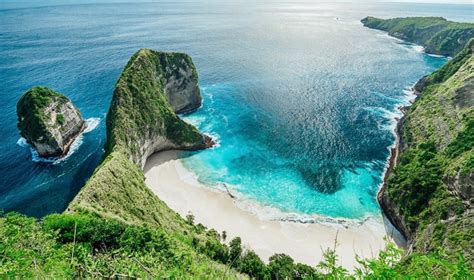 21 Best Beaches in Bali: Where to sun, swim & surf - Honeycombers Bali