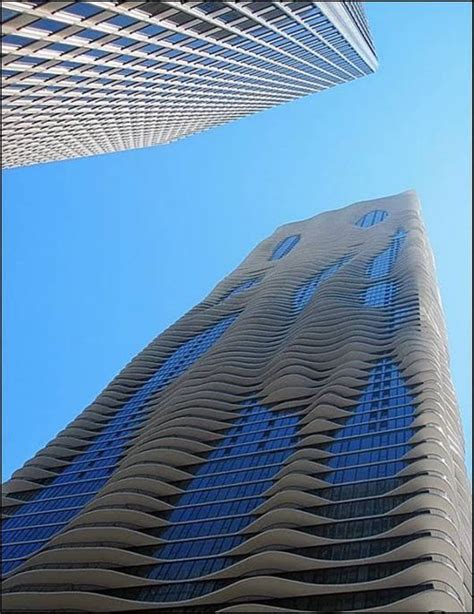 Amazing Aqua Tower in Chicago | Funzug.com