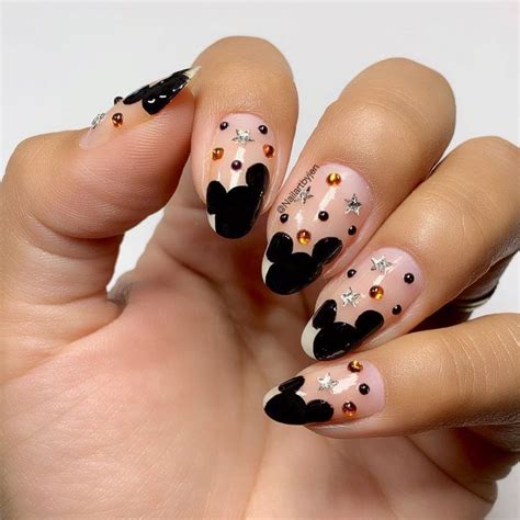 Mickey Halloween nails!! 🖤🧡 using Black Onyx by @opi 🎃⭐️ | Mickey nails, Disney nails, Disney ...