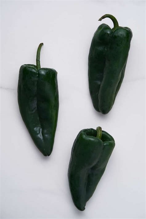 Poblano Pepper Guide (Heat, Flavor, Uses)