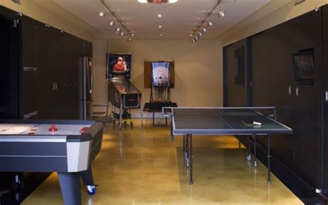 10 Of The Most Fun Garage Game Room Ideas | Garage design interior, Garage game rooms ...