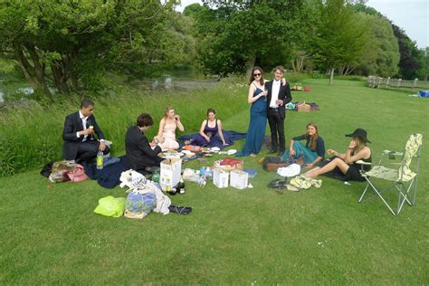 ...welcome to the sisterhood: Operatic Picnic at Glyndebourne