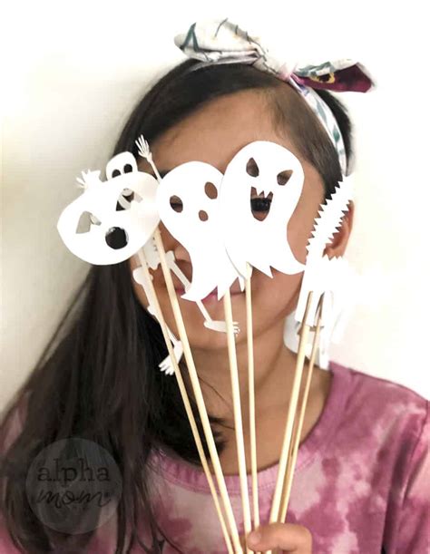 Spooky Halloween Shadow Puppets (How-To) | Alpha Mom