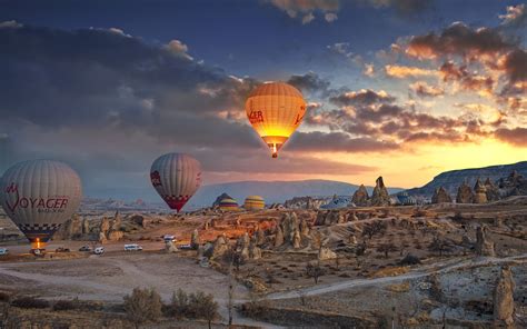 Magical view from Kapadokya with hot air-balloons and Fairy Chimneys ...