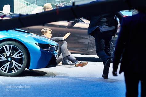 BMW CEO Harald Krueger Faints on Stage at Frankfurt Motor Show 2015 - Video, Live Photos ...