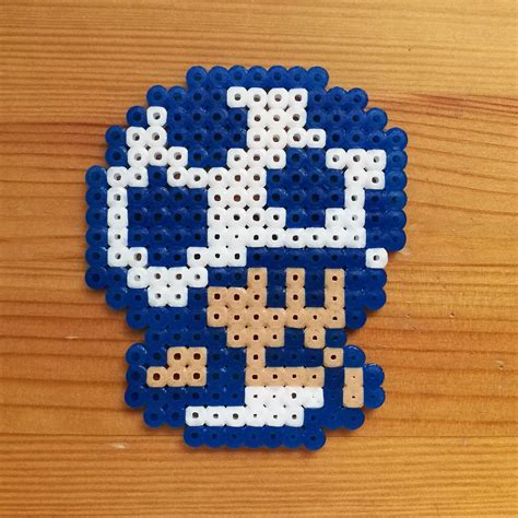 Small Toad from Super Mario Bros 2 [NES] | Retro gaming, Perler beads, Super mario bros