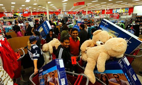 Shoppers Hit the Stores for Black Friday Photos | Image #51 - ABC News