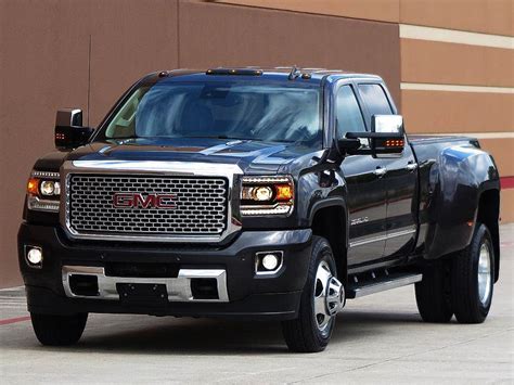 Equipped hauler 2015 GMC Sierra 3500 Denali Crew cab @ Crew cabs for sale