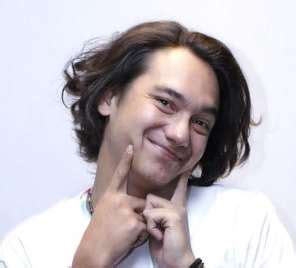 Adipati Dolken Birthday, Real Name, Age, Weight, Height, Family, Facts, Contact Details ...