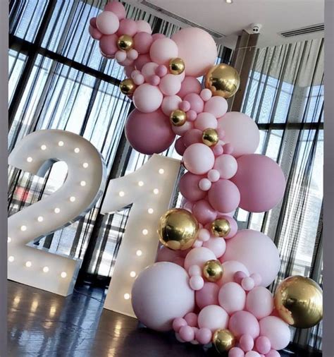 Celebrate 21 Years with a Stylish Balloon Display!