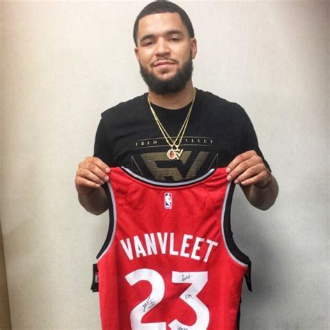 Fred VanVleet Autographed Jersey – Underdogs United