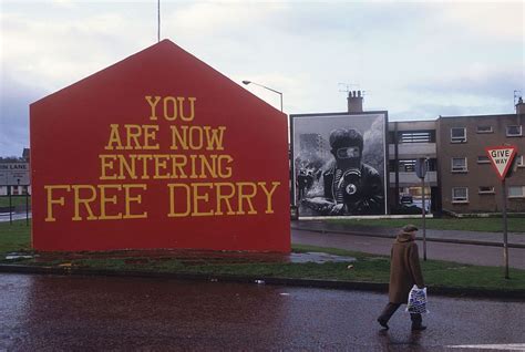 The Walls of Derry and a Walk Through Irish History