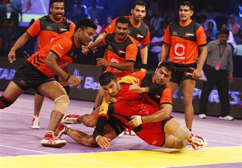 Pro Kabaddi: Home favourites Mumbai beat Bengaluru to set up final ...