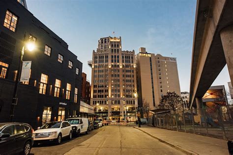 The Element Detroit Hotel opens in historic Metropolitan Building ...